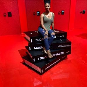 Meet your Posher, Hannah